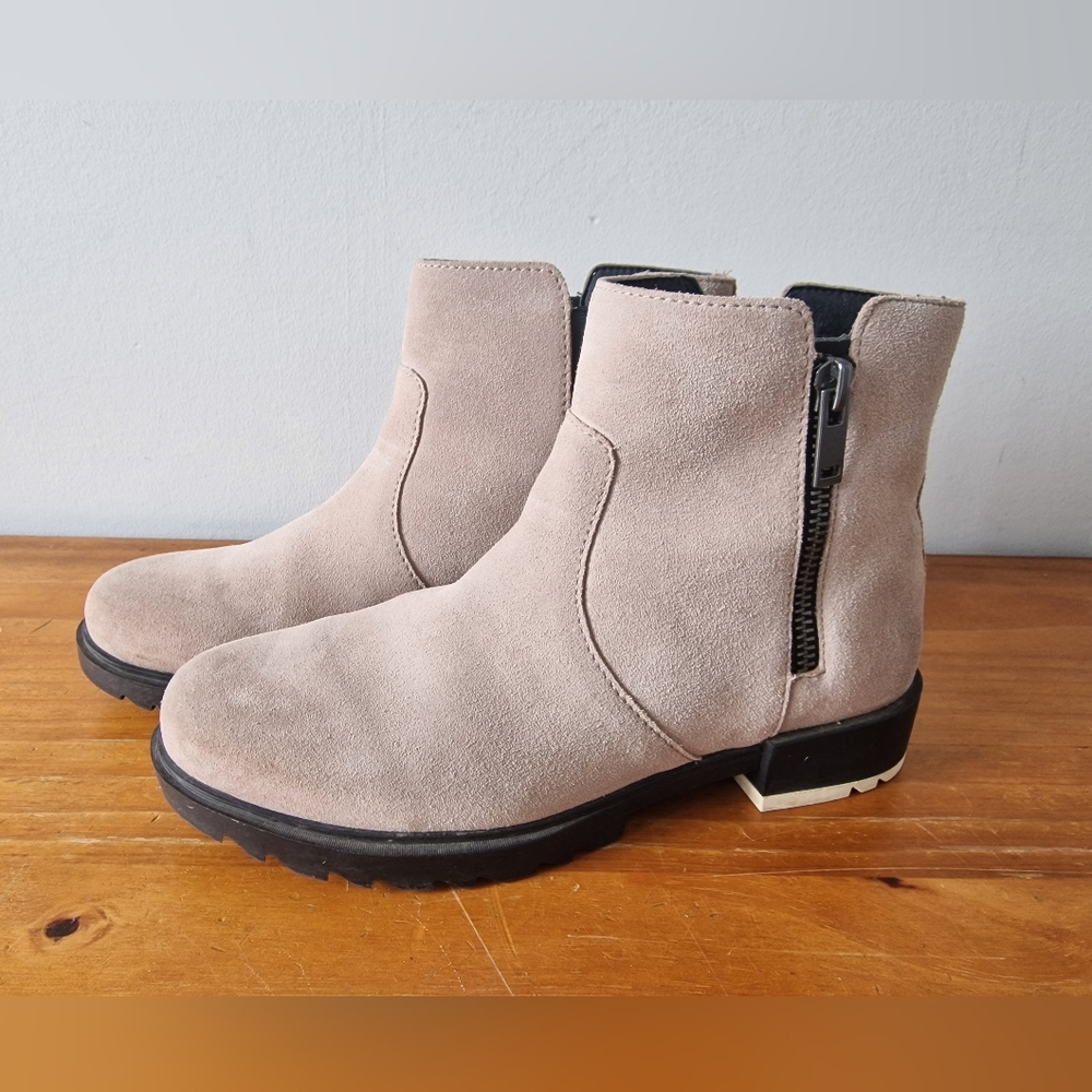 Sorel Waterproof Tan Ankle Boots Size US 6.5
